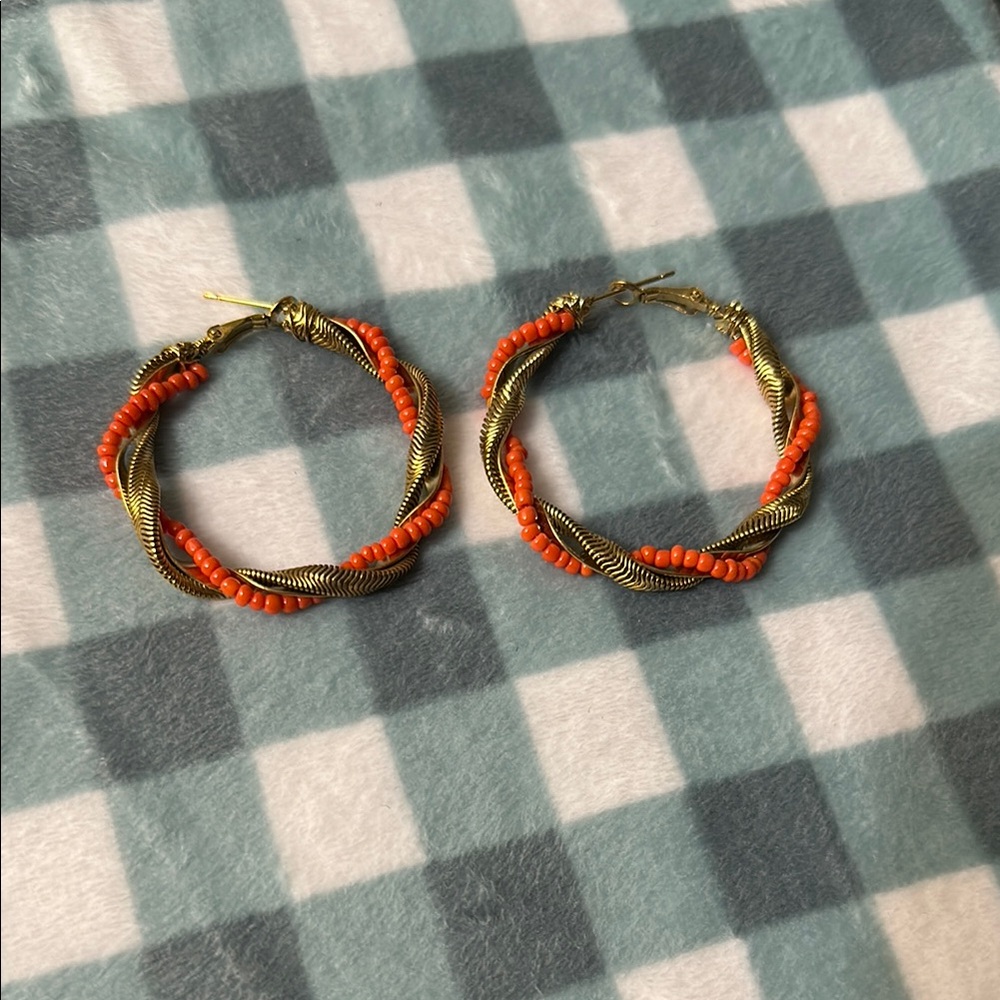 Chic Twisted Gold and Orange Beaded Earrings 💕 3x15$